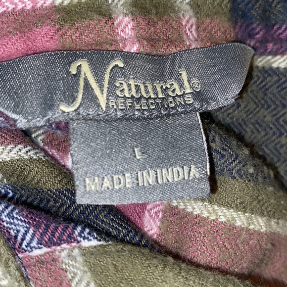 Button down - Picture 2 of 2